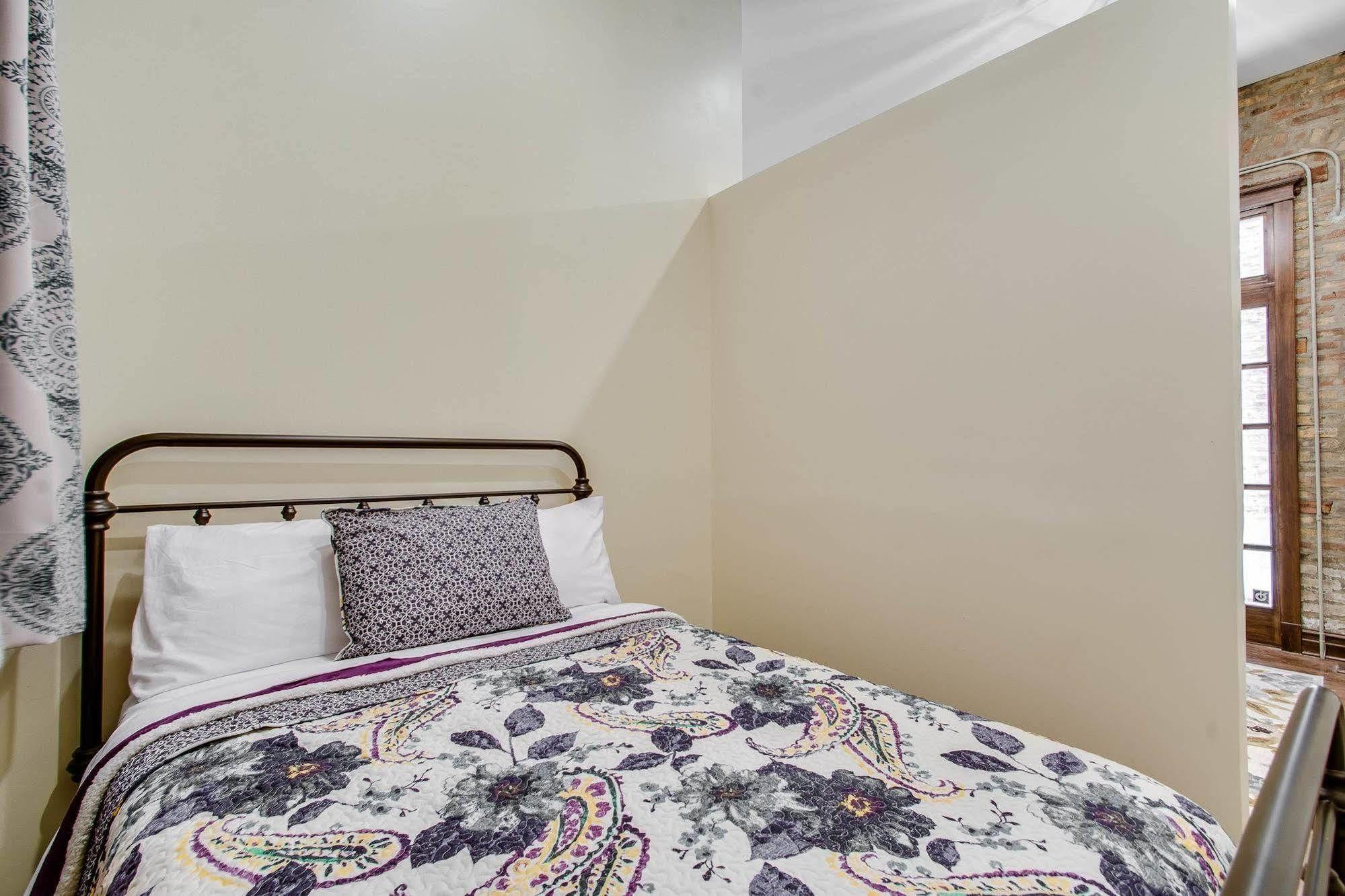 Ruby Room (Adults Only) Chicago Ngoại thất bức ảnh